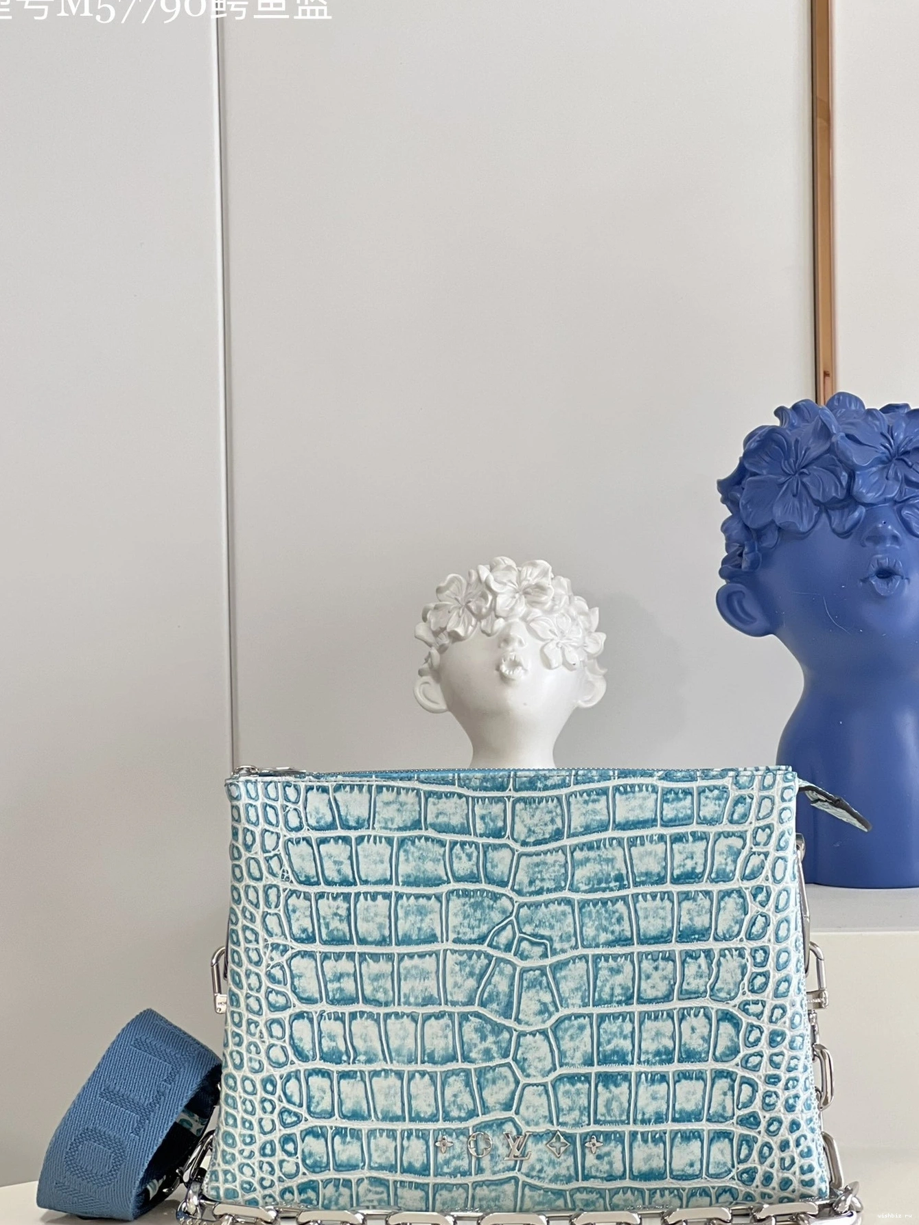 WIS VUITTON LOUIS PM-26*20*12cm COUSSIN 0101